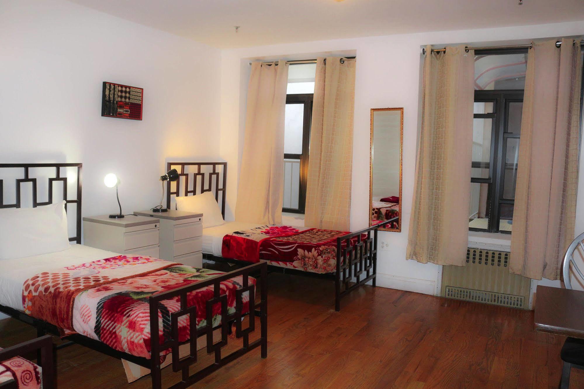 Hostel Ny Moore 3*