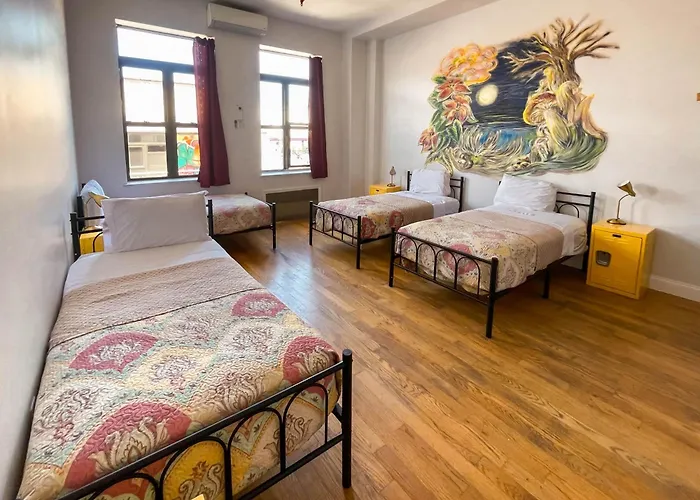 Ny Moore Hostel