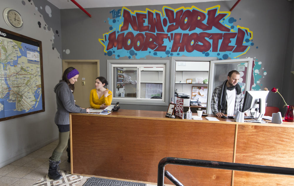 Ny Moore Hostel 3*